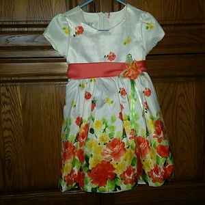 Girl's dress